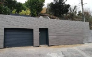 Porte de garage sectionnelle motorisée